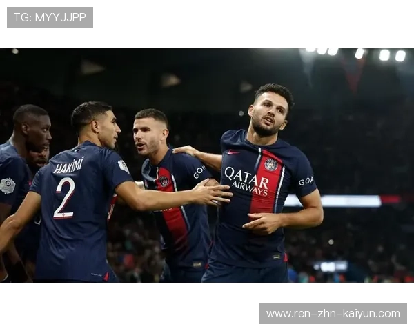 法甲：里尔3-2险胜巴黎FC，队员们拼尽全力，里尔夺得法甲冠军