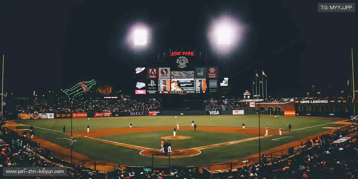 专业装备，轻松掌控赛场！🎾 品质与潮流，为你的热爱加冕！